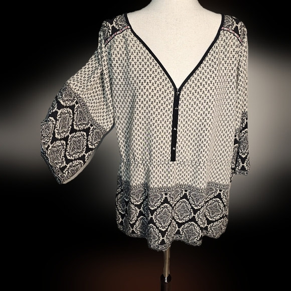 Women's Black and White Patterned Top Contrasting Shoulder, sleeves and hem.  XL - Picture 1 of 12